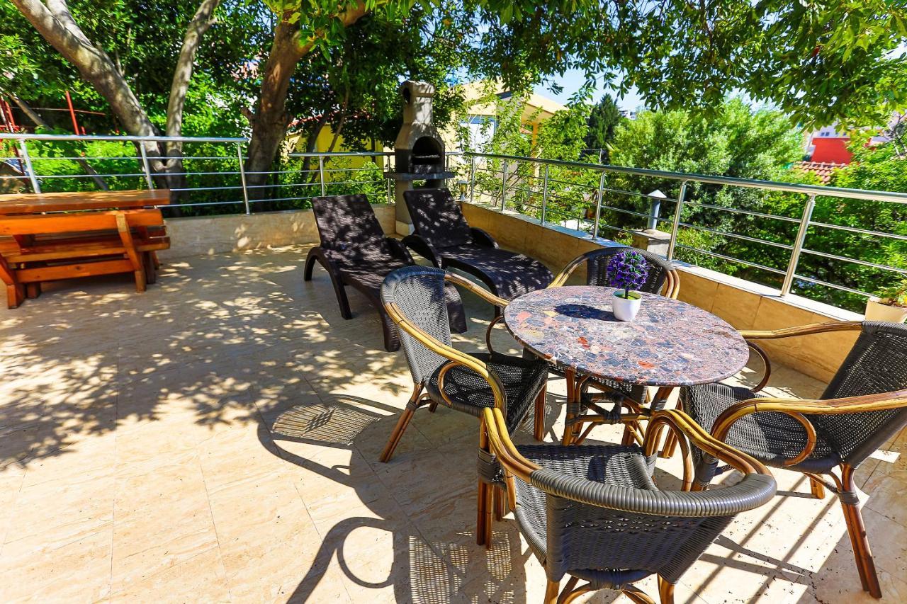 Buskovic Apartment Dobra Voda Luaran gambar