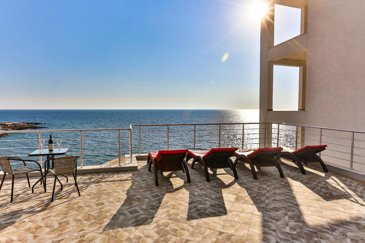 Buskovic Apartment Dobra Voda Luaran gambar