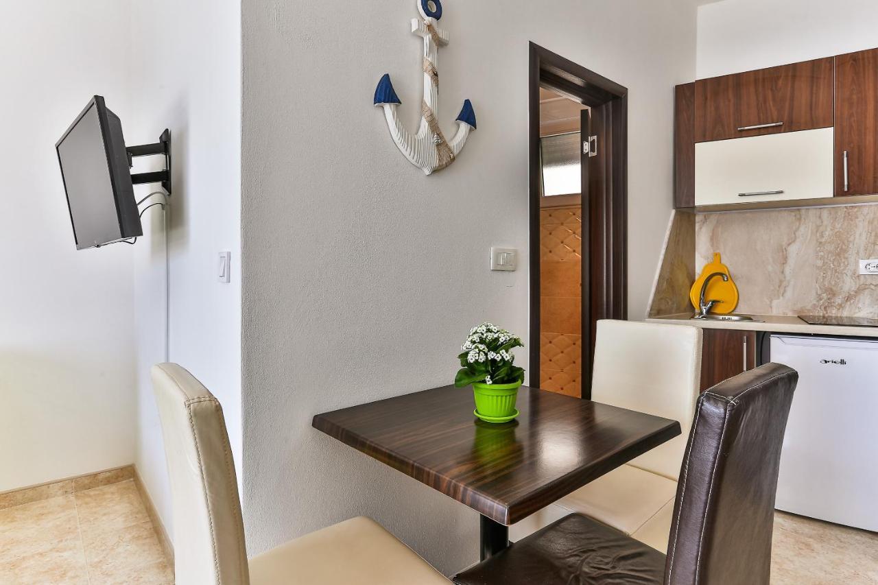 Buskovic Apartment Dobra Voda Luaran gambar
