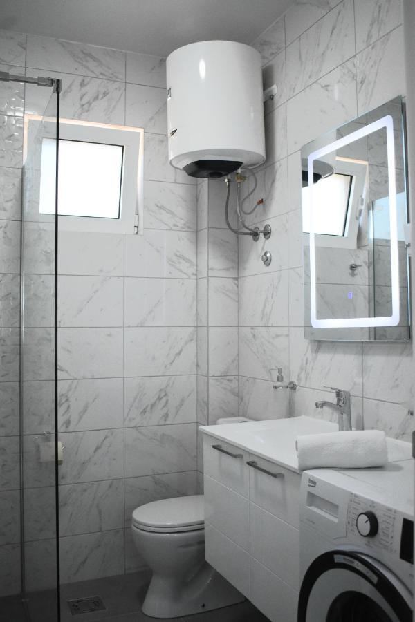 Buskovic Apartment Dobra Voda Luaran gambar