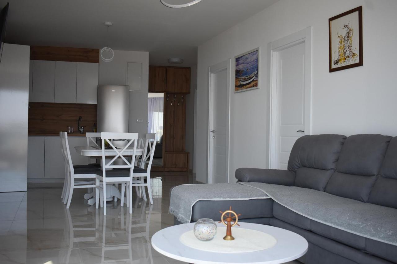 Buskovic Apartment Dobra Voda Luaran gambar