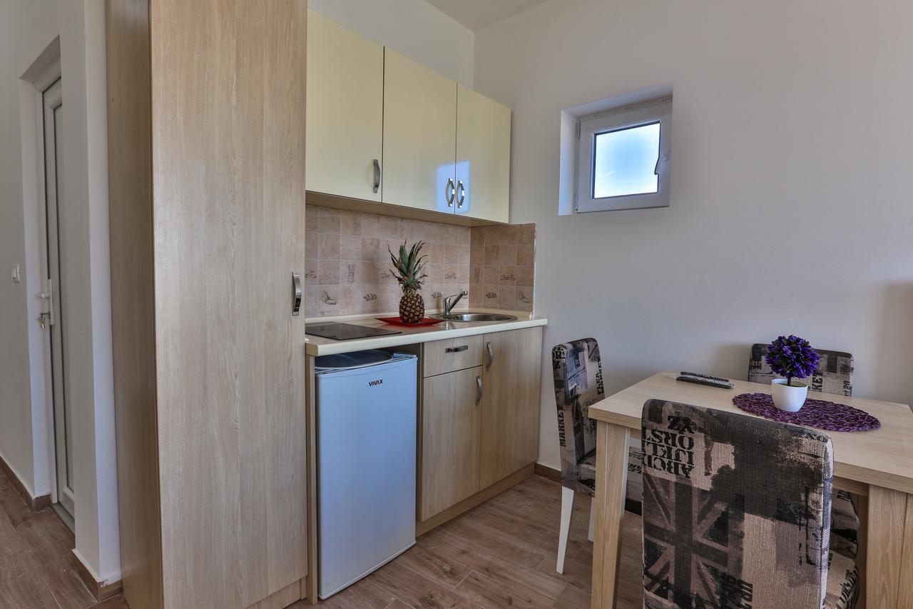 Buskovic Apartment Dobra Voda Luaran gambar