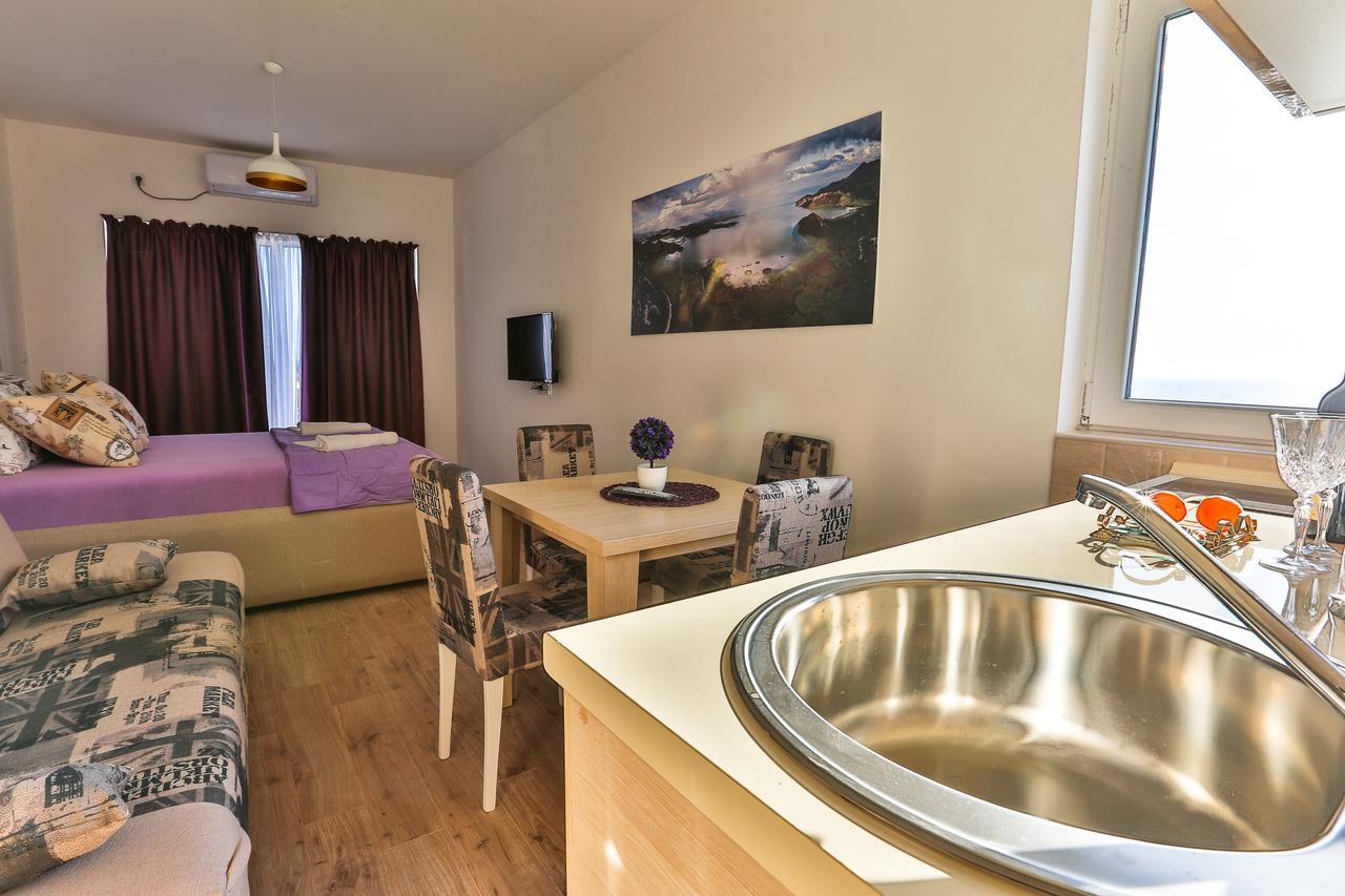 Buskovic Apartment Dobra Voda Luaran gambar