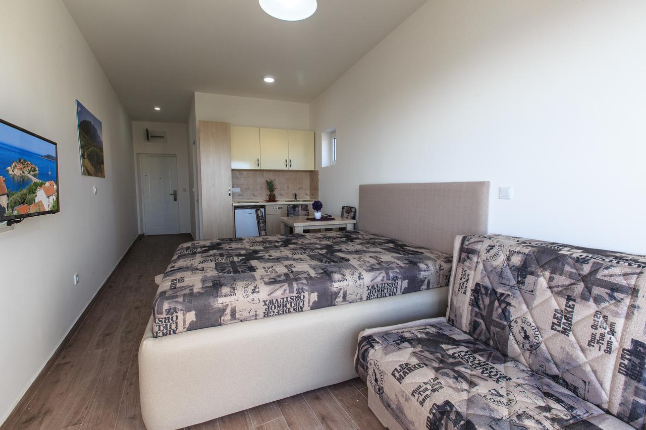 Buskovic Apartment Dobra Voda Luaran gambar