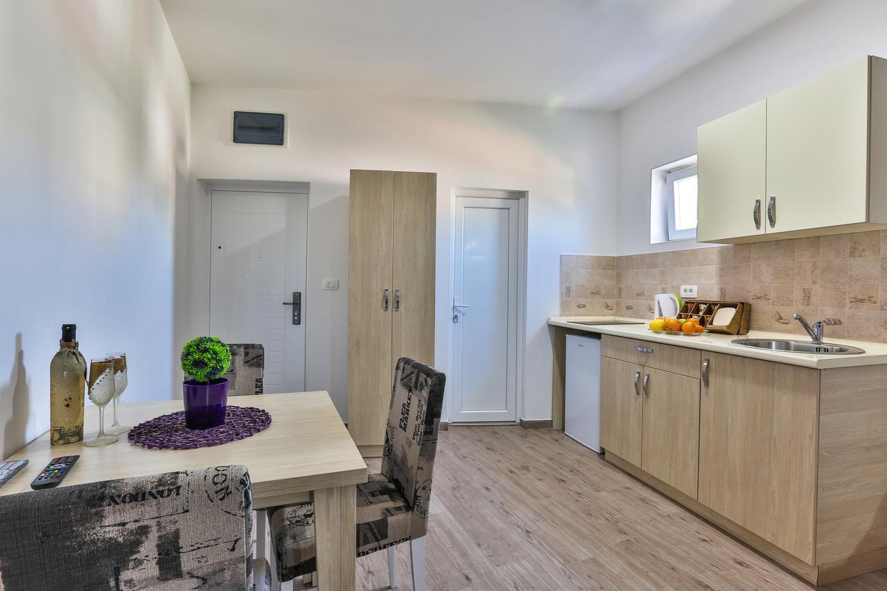 Buskovic Apartment Dobra Voda Luaran gambar