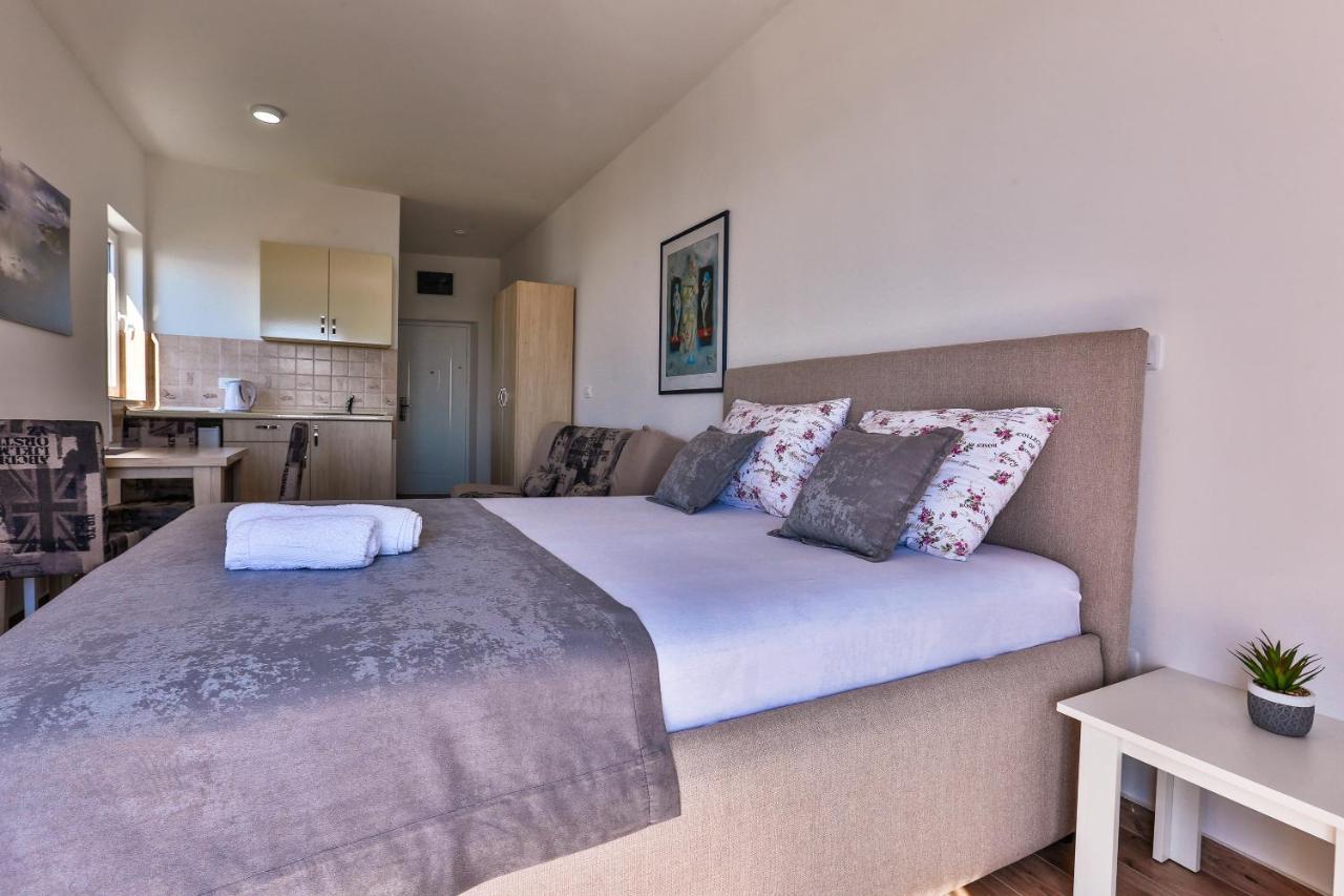 Buskovic Apartment Dobra Voda Luaran gambar